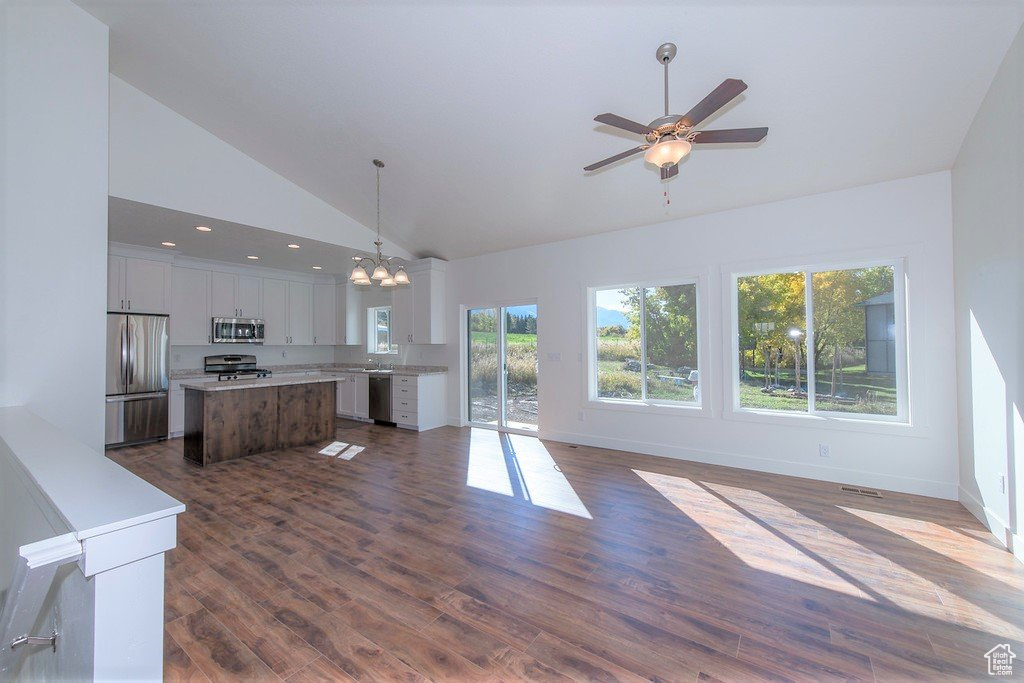 Hyrum, Utah, 84319, United States, 3 Bedrooms Bedrooms, ,2 BathroomsBathrooms,Residential,For Sale,1929155