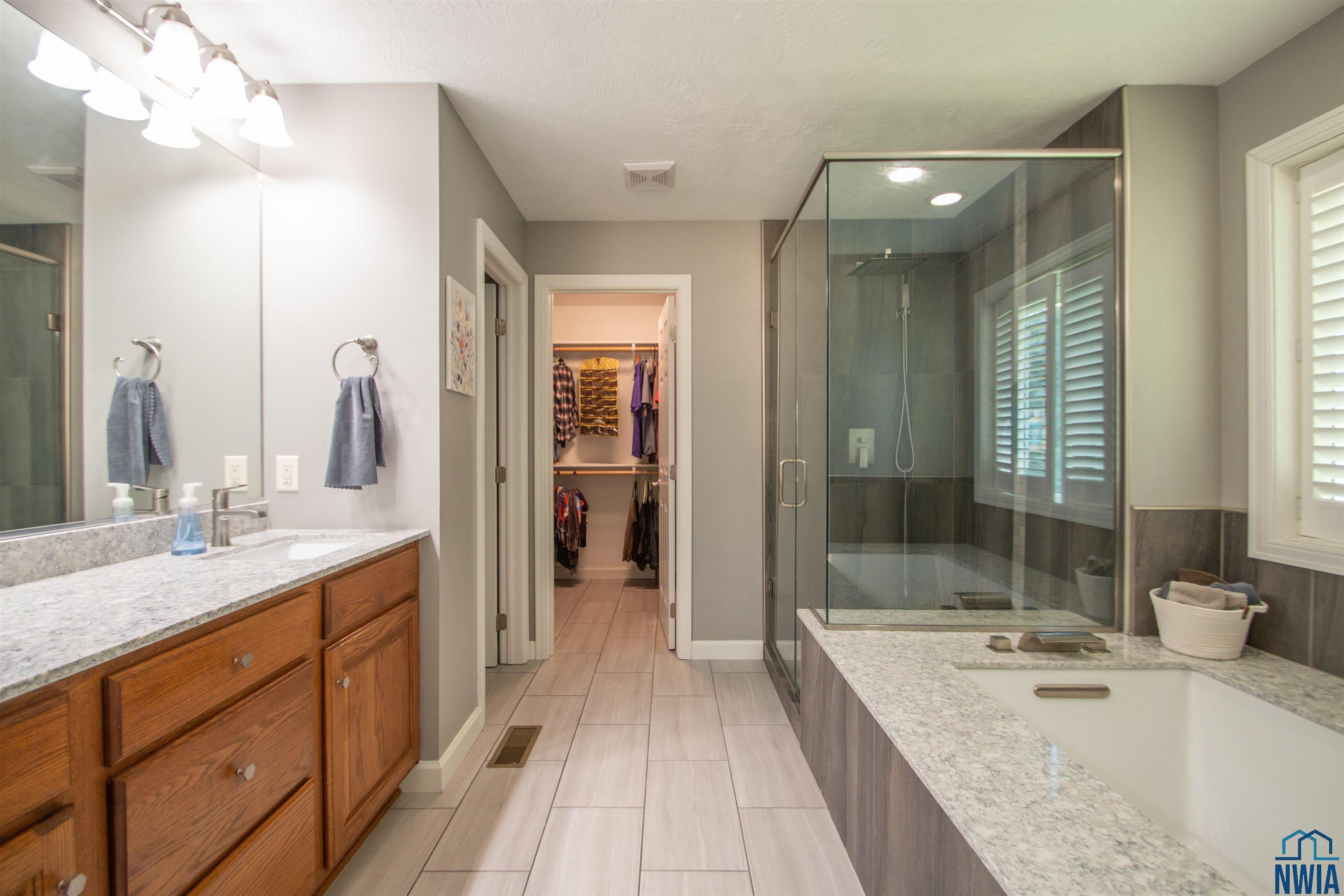 Dakota Dunes, South Dakota, 57049, United States, 4 Bedrooms Bedrooms, ,3 BathroomsBathrooms,Residential,For Sale,1979116