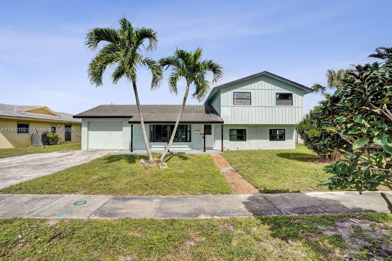 West Palm Beach, Florida, 33407, United States, 6 Bedrooms Bedrooms, ,5 BathroomsBathrooms,Residential,For Sale,1987925