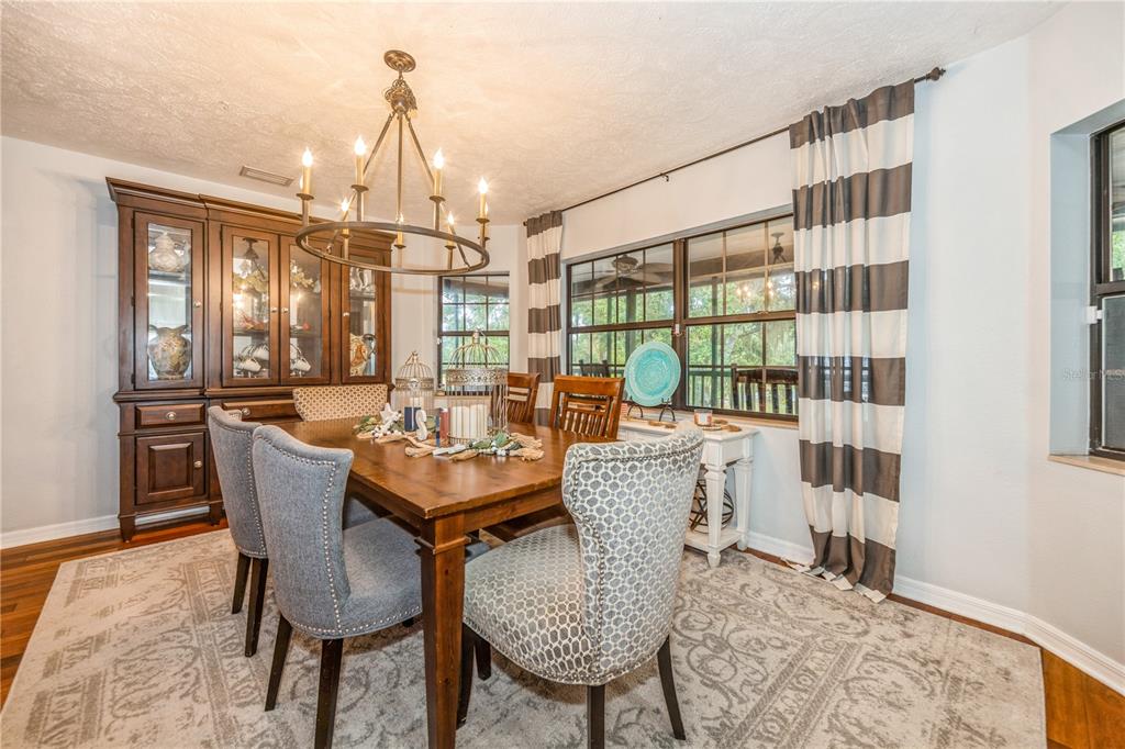 Dover, Florida, 33527, United States, 5 Bedrooms Bedrooms, ,3 BathroomsBathrooms,Residential,For Sale,1948421