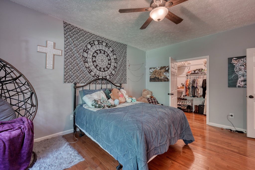 Murphy, North Carolina, 28906, United States, 3 Bedrooms Bedrooms, ,3 BathroomsBathrooms,Residential,For Sale,1902366