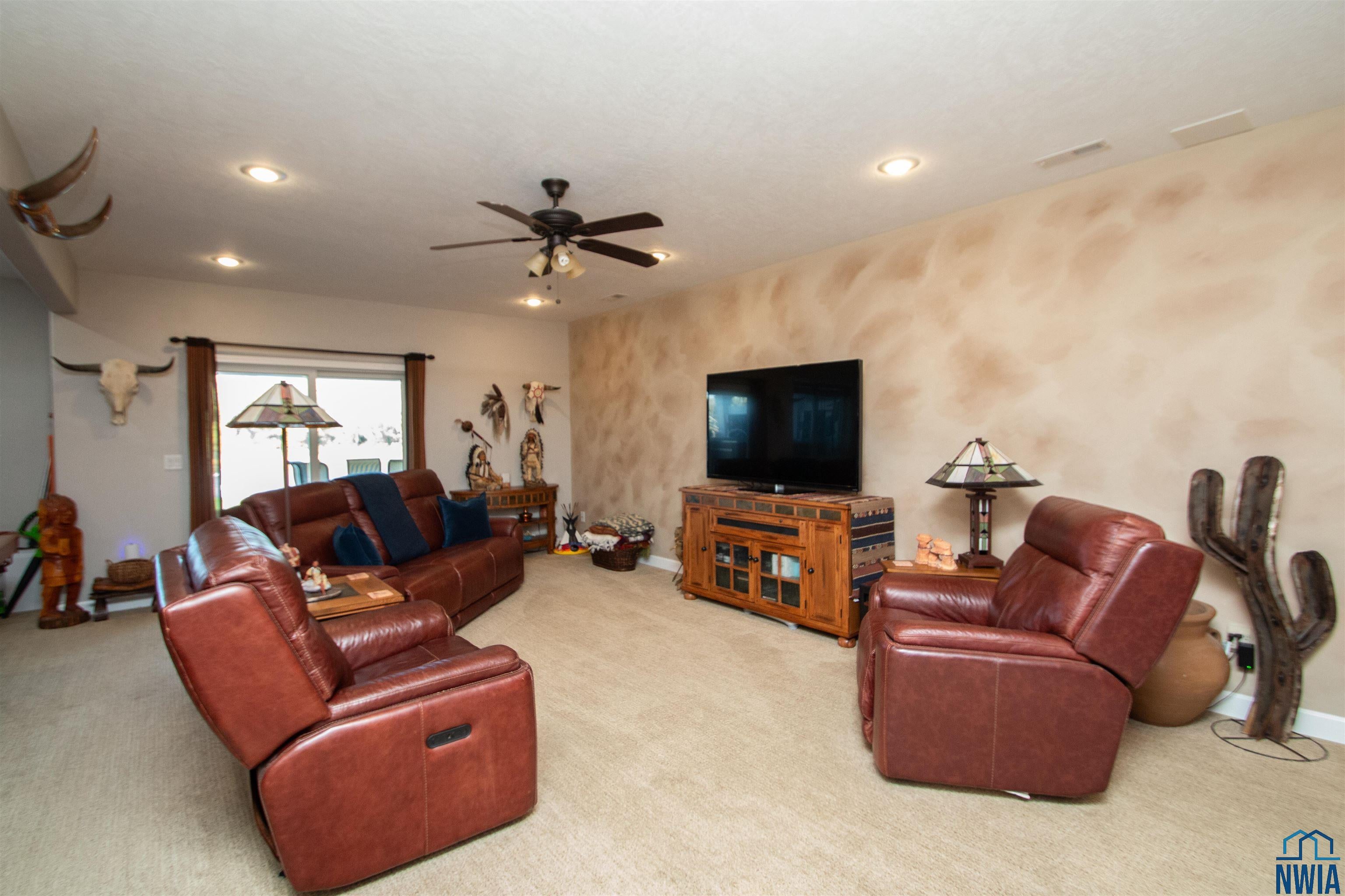 McCook Lake, South Dakota, 57049, United States, 3 Bedrooms Bedrooms, ,4 BathroomsBathrooms,Residential,For Sale,1974954