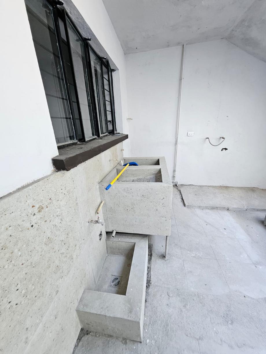 Monterrey, Nuevo León, 64000, Mexico, 6 Bedrooms Bedrooms, ,4 BathroomsBathrooms,Residential,For Sale,1997199