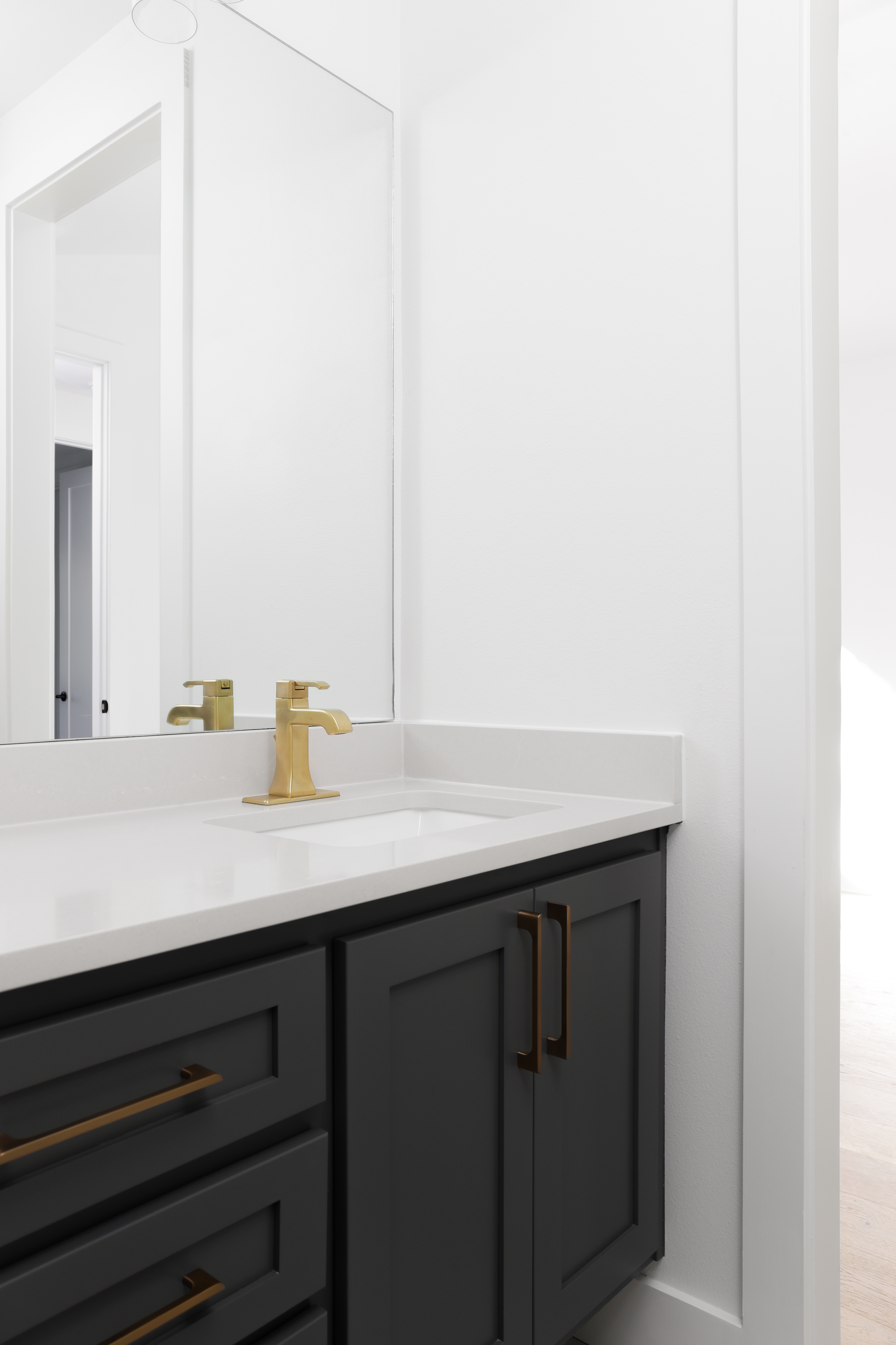  Modern Design and Privacy in the Heart of Barton Hills - 物件實景