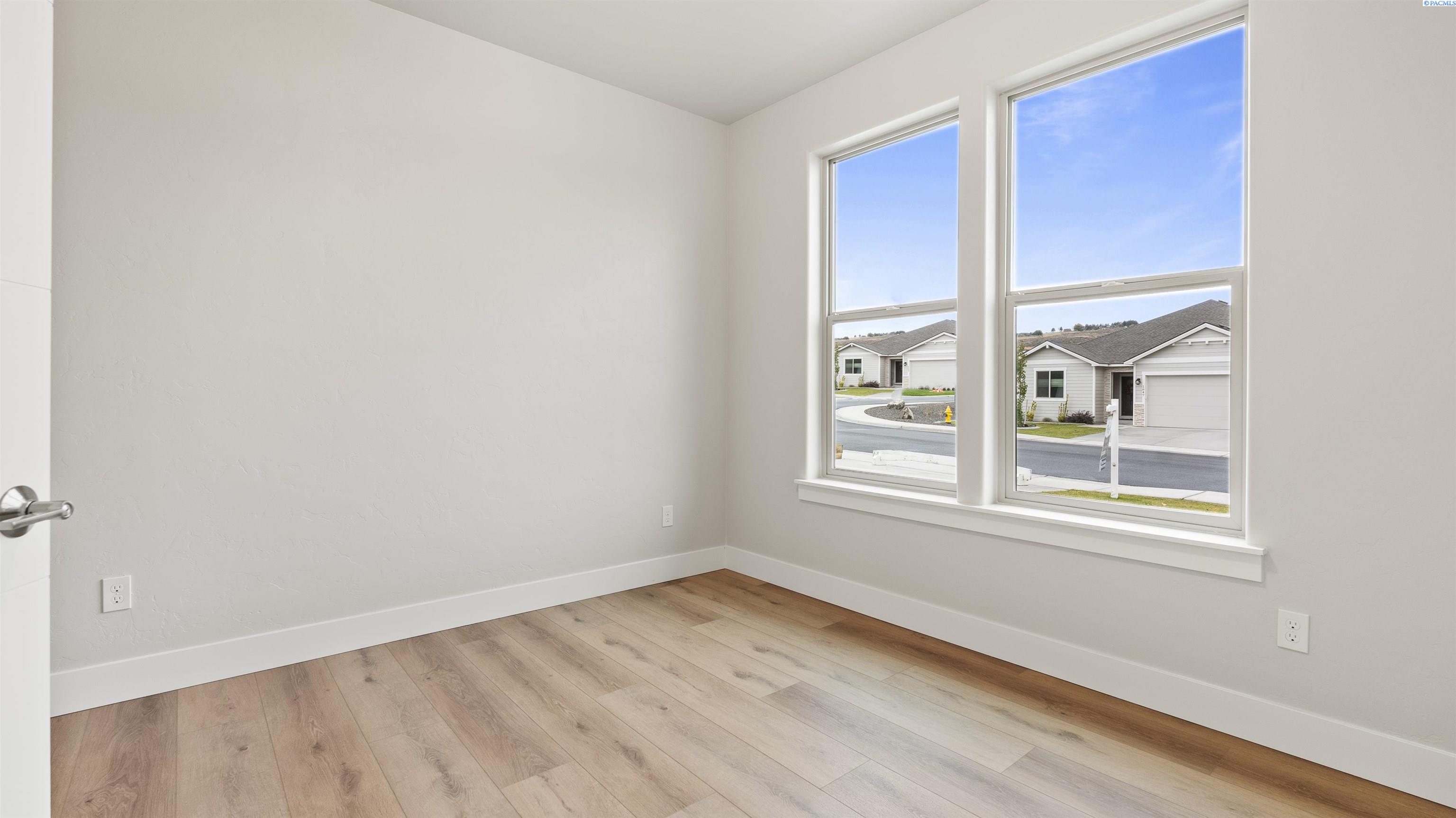 Richland, Washington, 99352, United States, 3 Bedrooms Bedrooms, ,2 BathroomsBathrooms,Residential,For Sale,1991742