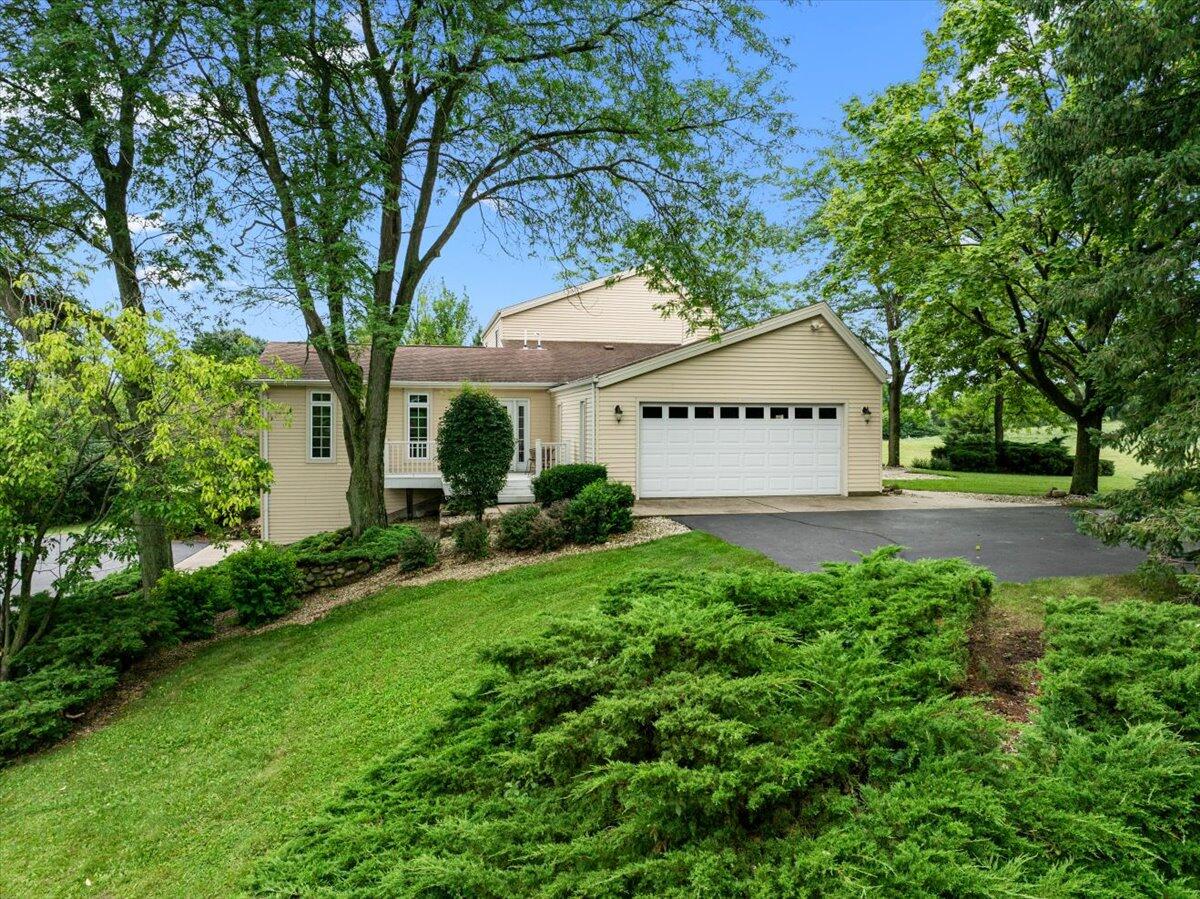 West Bend, Wisconsin, 53095, United States, 3 Bedrooms Bedrooms, ,2 BathroomsBathrooms,Residential,For Sale,1917208
