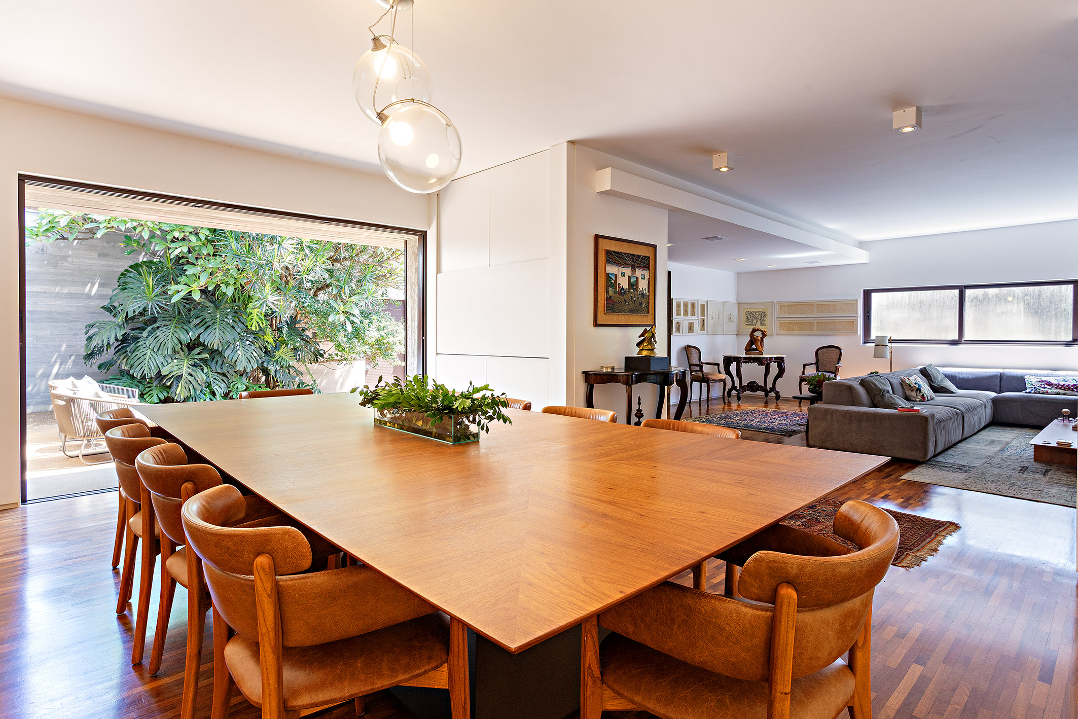  Contemporary residence with heated pool and integrated gourmet area - 物件實景