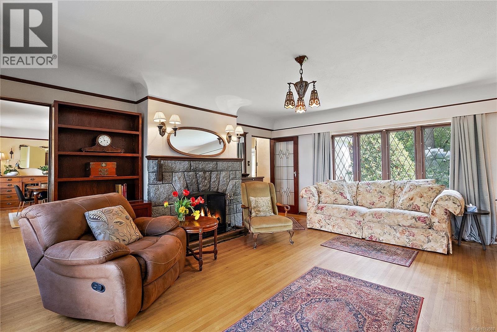 SAANICH, British Columbia, V9A 2R8, CA, 6 Bedrooms Bedrooms, ,3 BathroomsBathrooms,Residential,For Sale,1948762