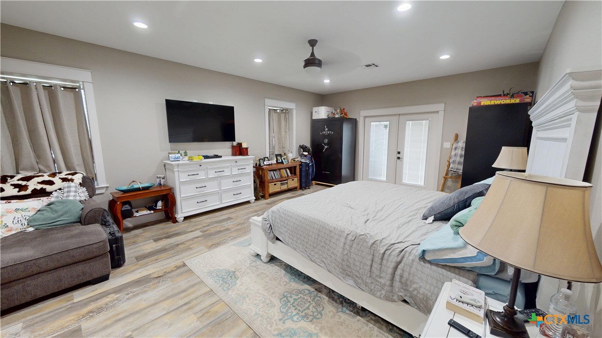 Goliad, Texas, 77963, United States, 4 Bedrooms Bedrooms, ,3 BathroomsBathrooms,Residential,For Sale,1895405