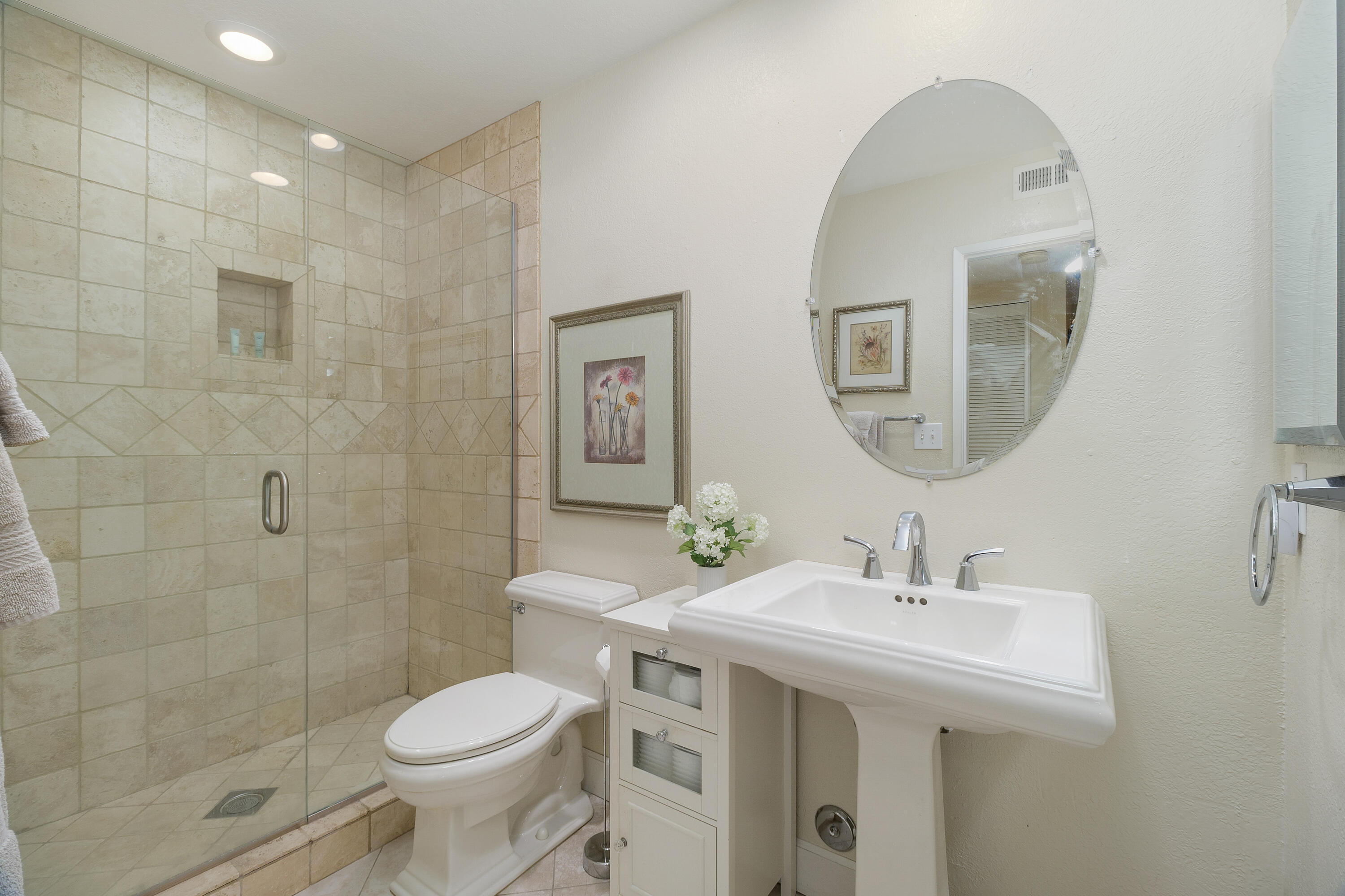 Palm Desert, California, 92260, United States, 2 Bedrooms Bedrooms, ,2 BathroomsBathrooms,Residential,For Sale,1951083