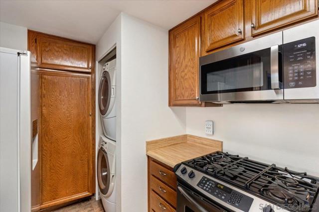 Spring Valley, California, 91978, United States, 3 Bedrooms Bedrooms, ,2 BathroomsBathrooms,Residential,For Sale,1974950