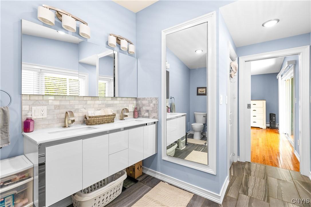 Deerfield, New York, 13502, United States, 6 Bedrooms Bedrooms, ,4 BathroomsBathrooms,Residential,For Sale,1971402