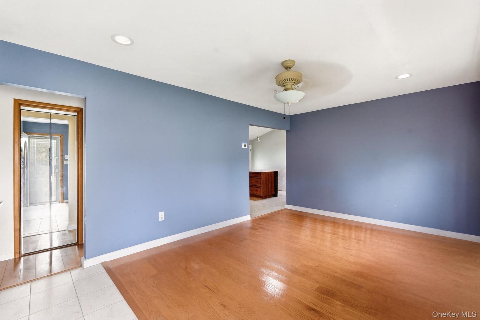 Lindenhurst, New York, 11757, United States, 3 Bedrooms Bedrooms, ,1 BathroomBathrooms,Residential,For Sale,1963707