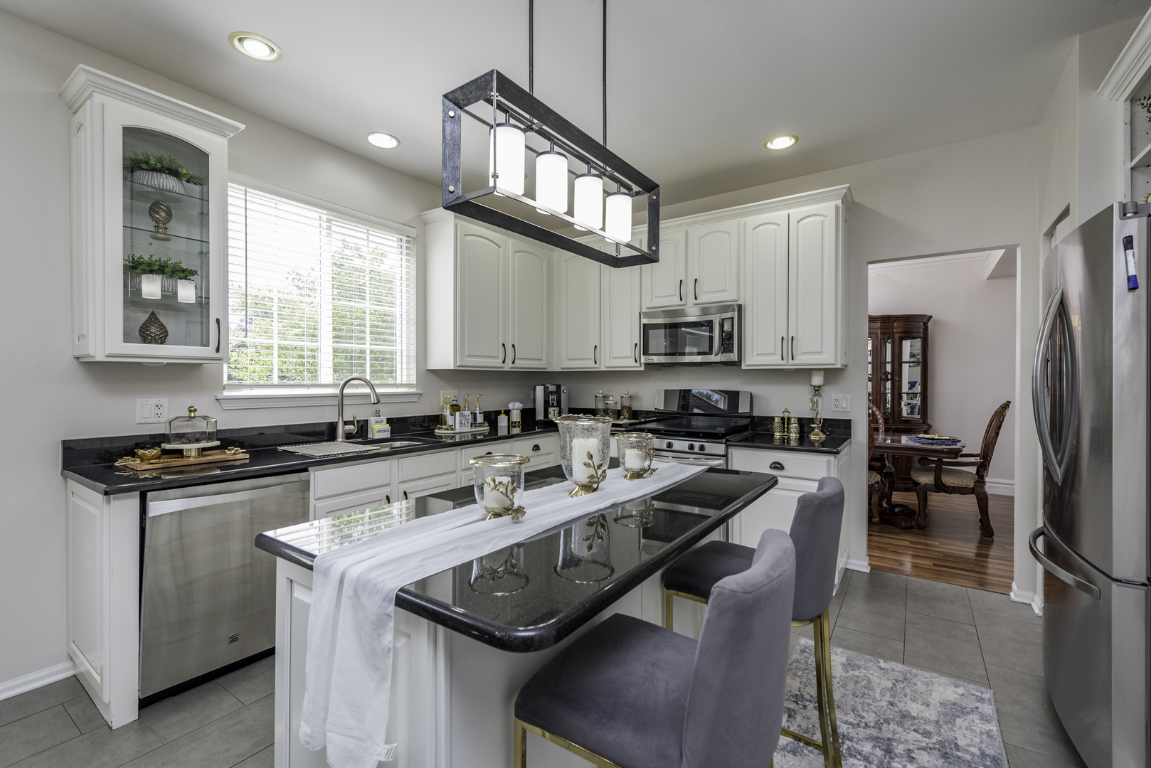 Lindenhurst, Illinois, 60046, United States, 5 Bedrooms Bedrooms, ,3 BathroomsBathrooms,Residential,For Sale,1971263