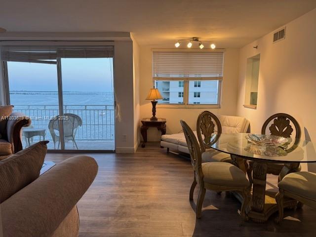 Miami, Florida, 33131, United States, 2 Bedrooms Bedrooms, ,2 BathroomsBathrooms,Residential,For Sale,1827801