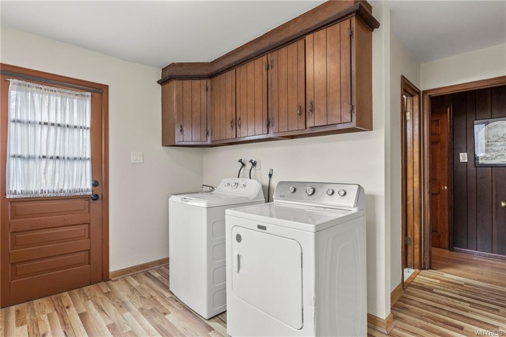 Lewiston, New York, 14092, United States, 5 Bedrooms Bedrooms, ,3 BathroomsBathrooms,Residential,For Sale,1849954