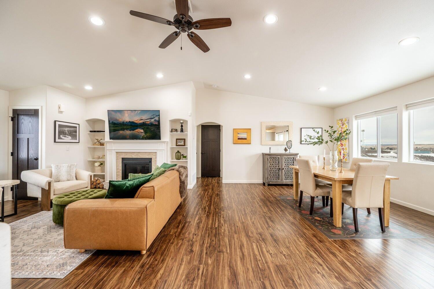 Sheridan, Wyoming, 82801, United States, 5 Bedrooms Bedrooms, ,3 BathroomsBathrooms,Residential,For Sale,2011699