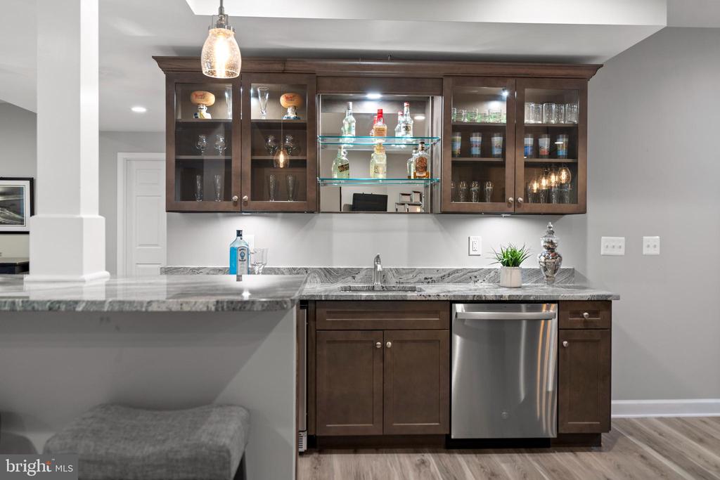 Broadlands, Virginia, 20148, United States, 5 Bedrooms Bedrooms, ,5 BathroomsBathrooms,Residential,For Sale,1977540