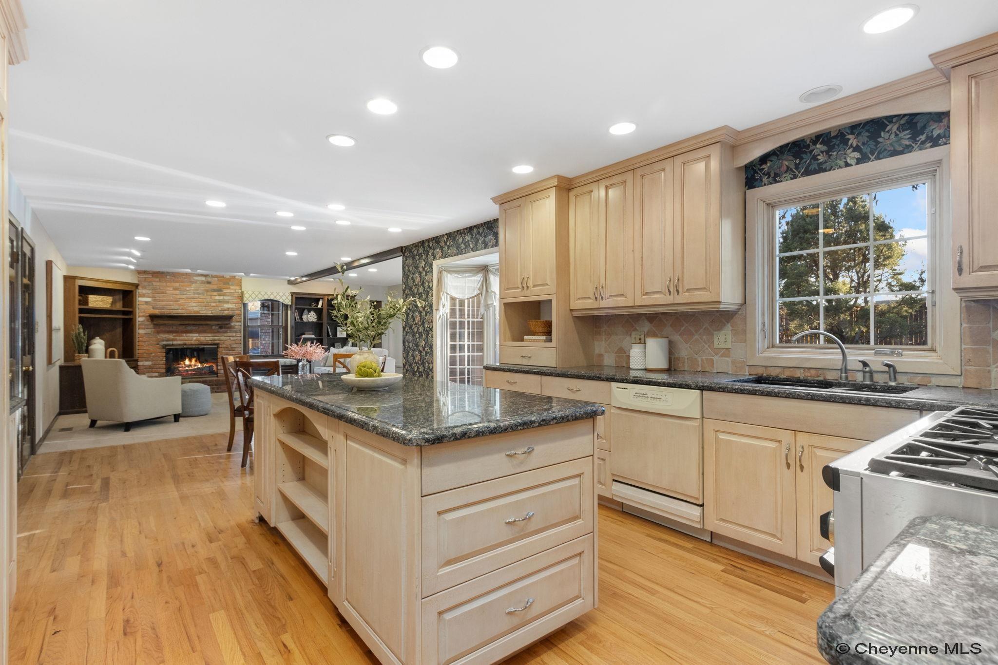 Cheyenne, Wyoming, 82001, United States, 5 Bedrooms Bedrooms, ,4 BathroomsBathrooms,Residential,For Sale,1992954