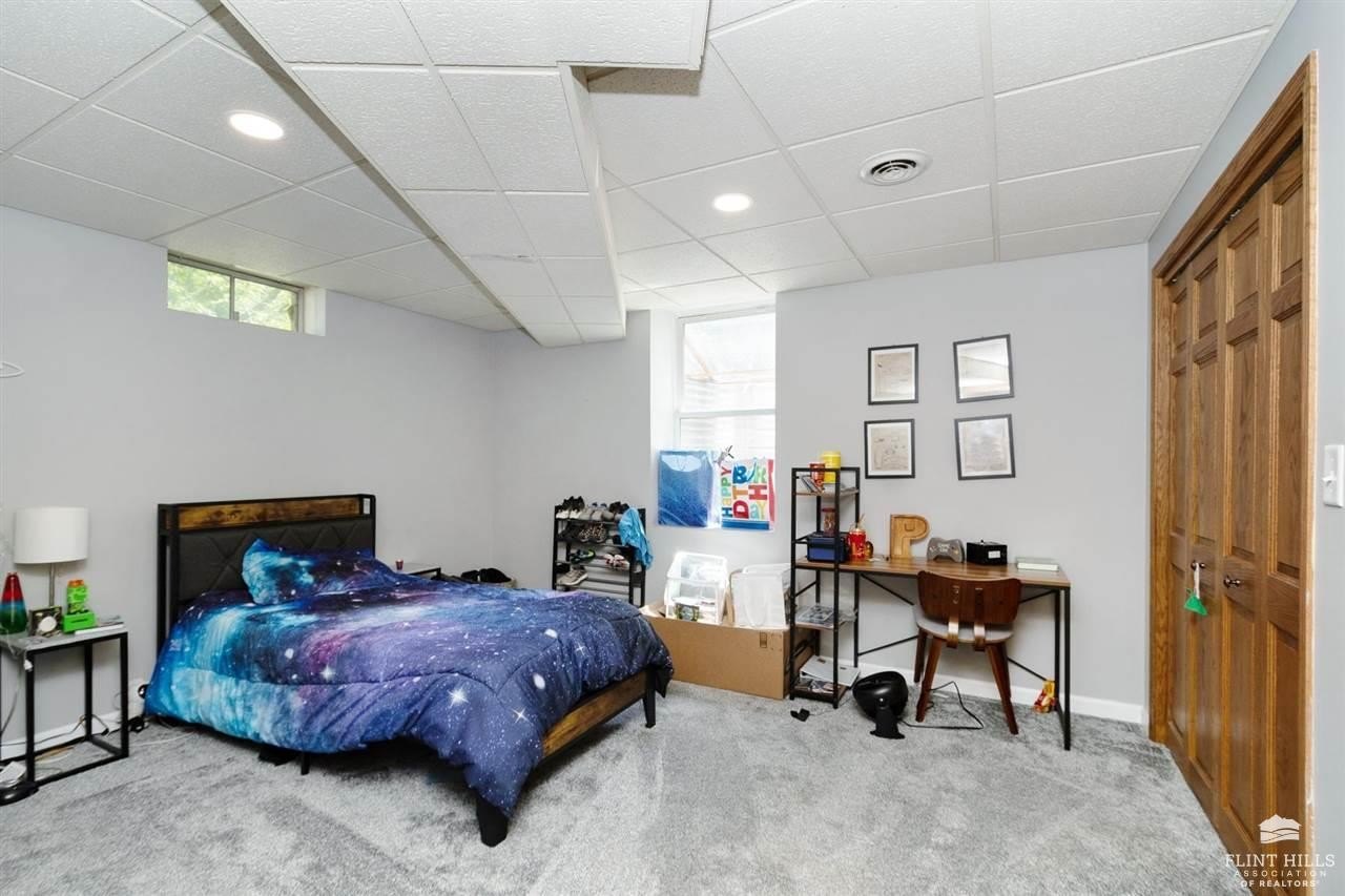 Junction City, Kansas, 66441, United States, 4 Bedrooms Bedrooms, ,4 BathroomsBathrooms,Residential,For Sale,1805372