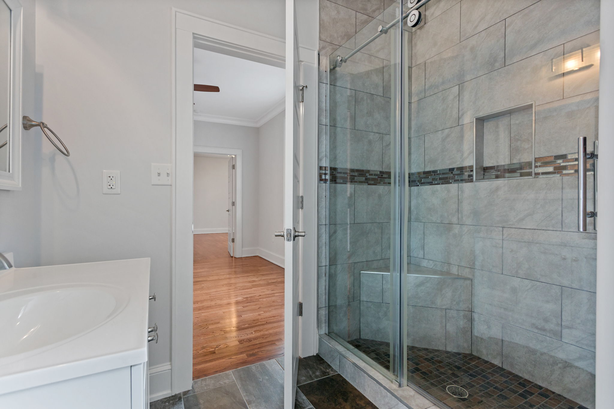  204 Crestwood Drive, Greenville, SC 29609 - 物件實景