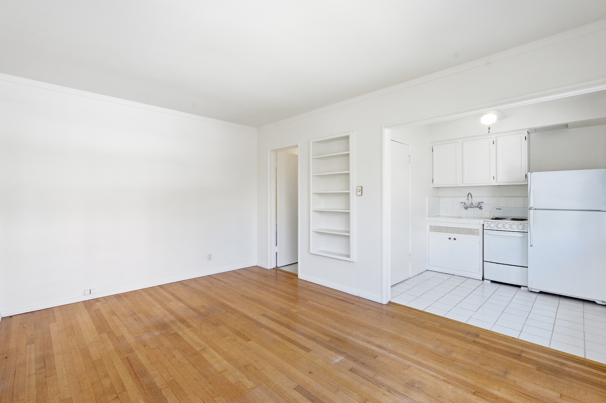  1748 Malcolm Ave - 物件實景