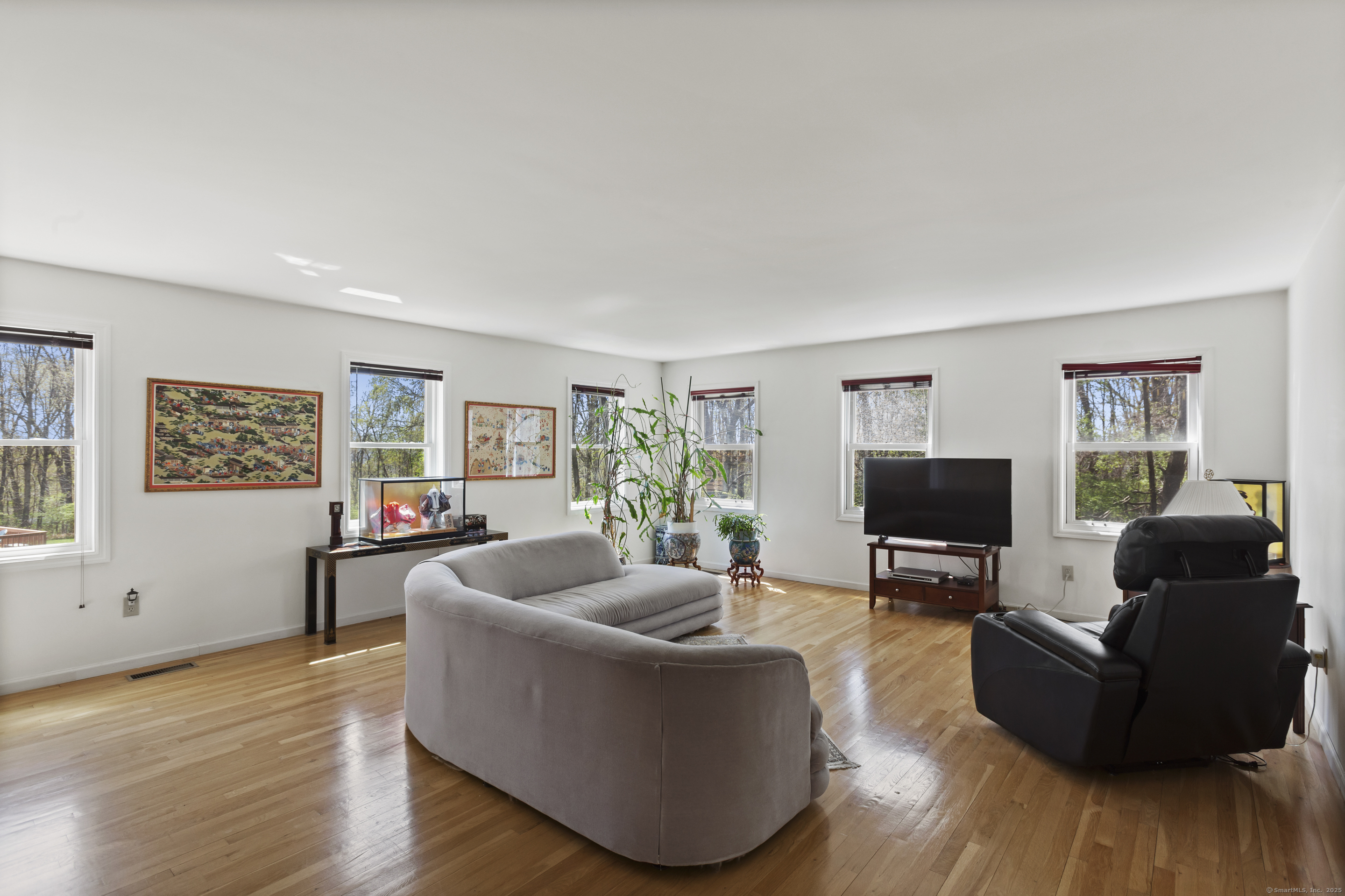 Danbury, Connecticut, 06811, United States, 4 Bedrooms Bedrooms, ,4 BathroomsBathrooms,Residential,For Sale,1792993