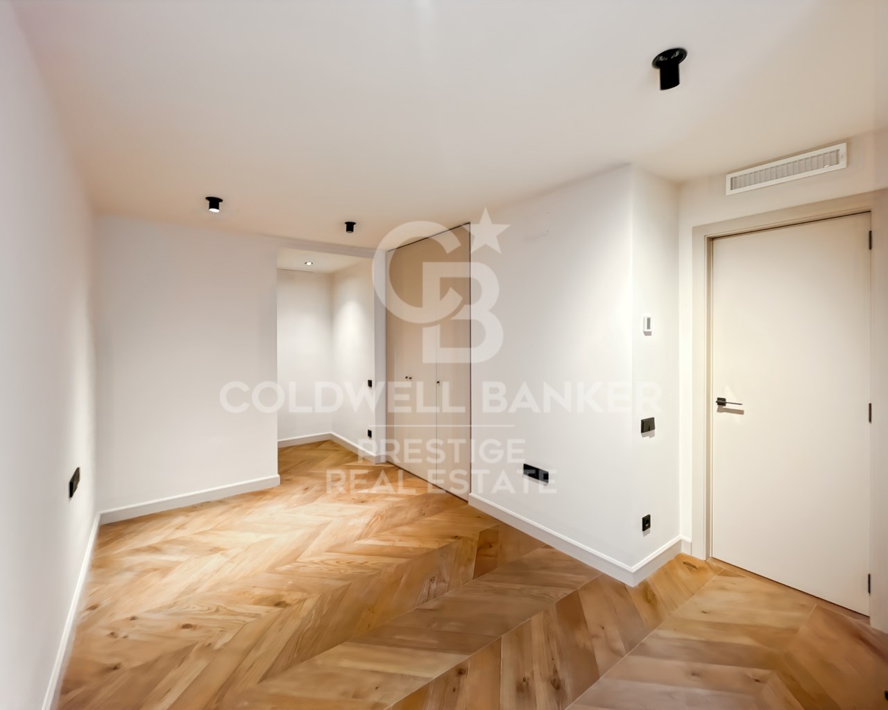 Barcelona, Catalonia, ES, 4 Bedrooms Bedrooms, ,3 BathroomsBathrooms,Residential,For Sale,1805126