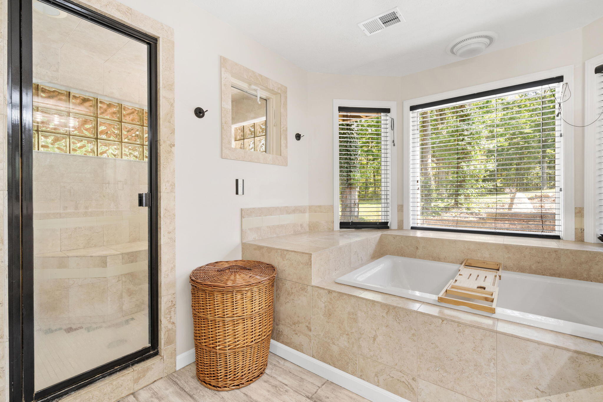 Holland, Michigan, 49423, United States, 5 Bedrooms Bedrooms, ,4 BathroomsBathrooms,Residential,For Sale,1982787