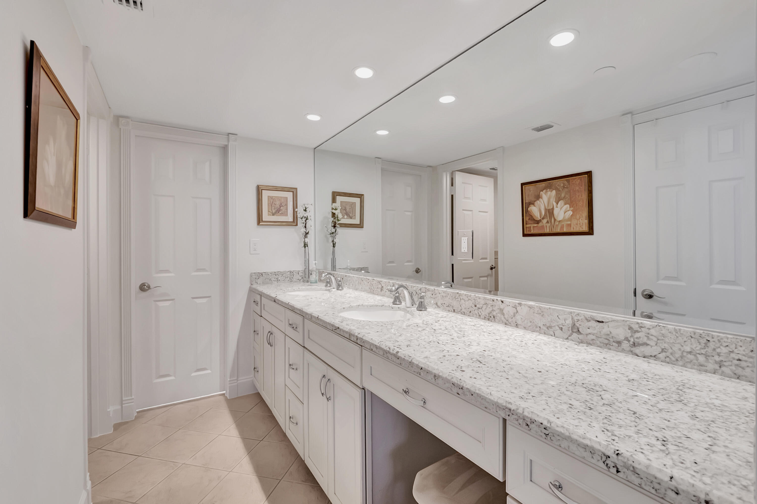 Highland Beach, Florida, 33487, United States, 2 Bedrooms Bedrooms, ,2 BathroomsBathrooms,Residential,For Sale,1907746