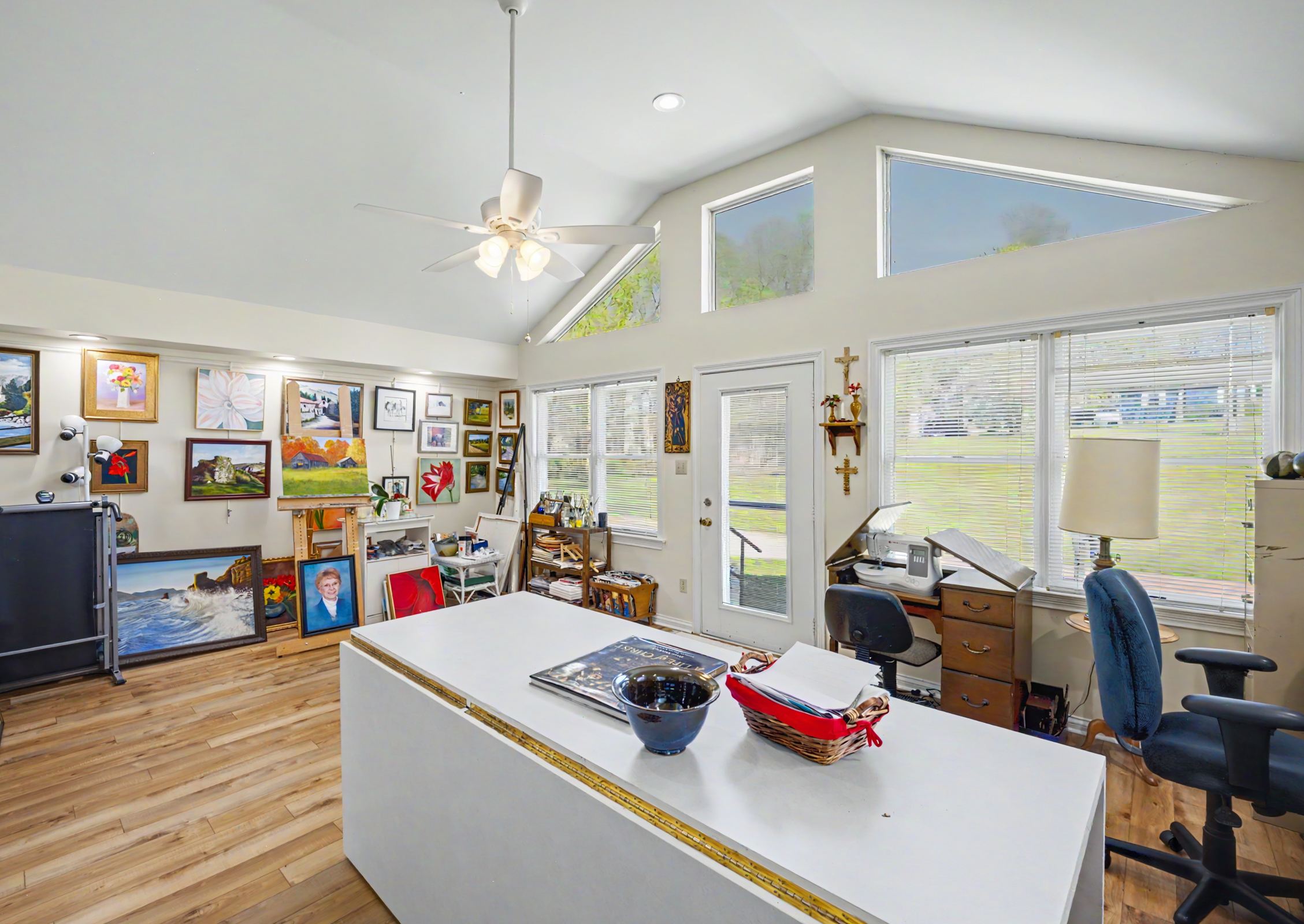  2033 Longview Drive - 物件實景