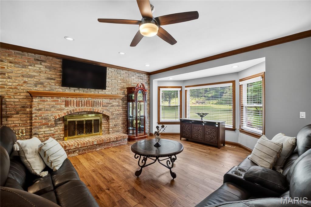 St Charles, Missouri, 63301, United States, 4 Bedrooms Bedrooms, ,4 BathroomsBathrooms,Residential,For Sale,1902113