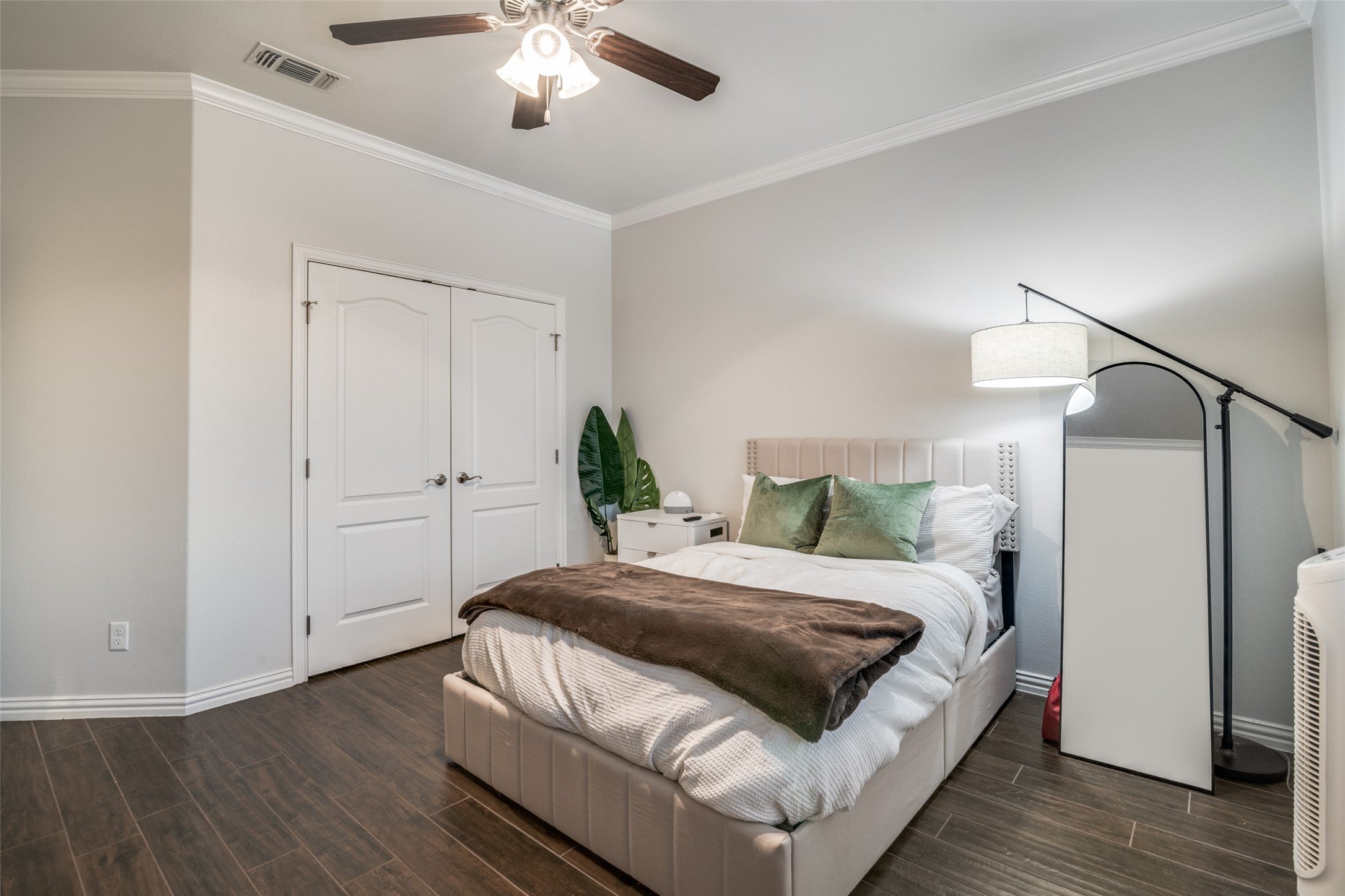 Oak Ridge, Texas, 75142, United States, 3 Bedrooms Bedrooms, ,3 BathroomsBathrooms,Residential,For Sale,1976084