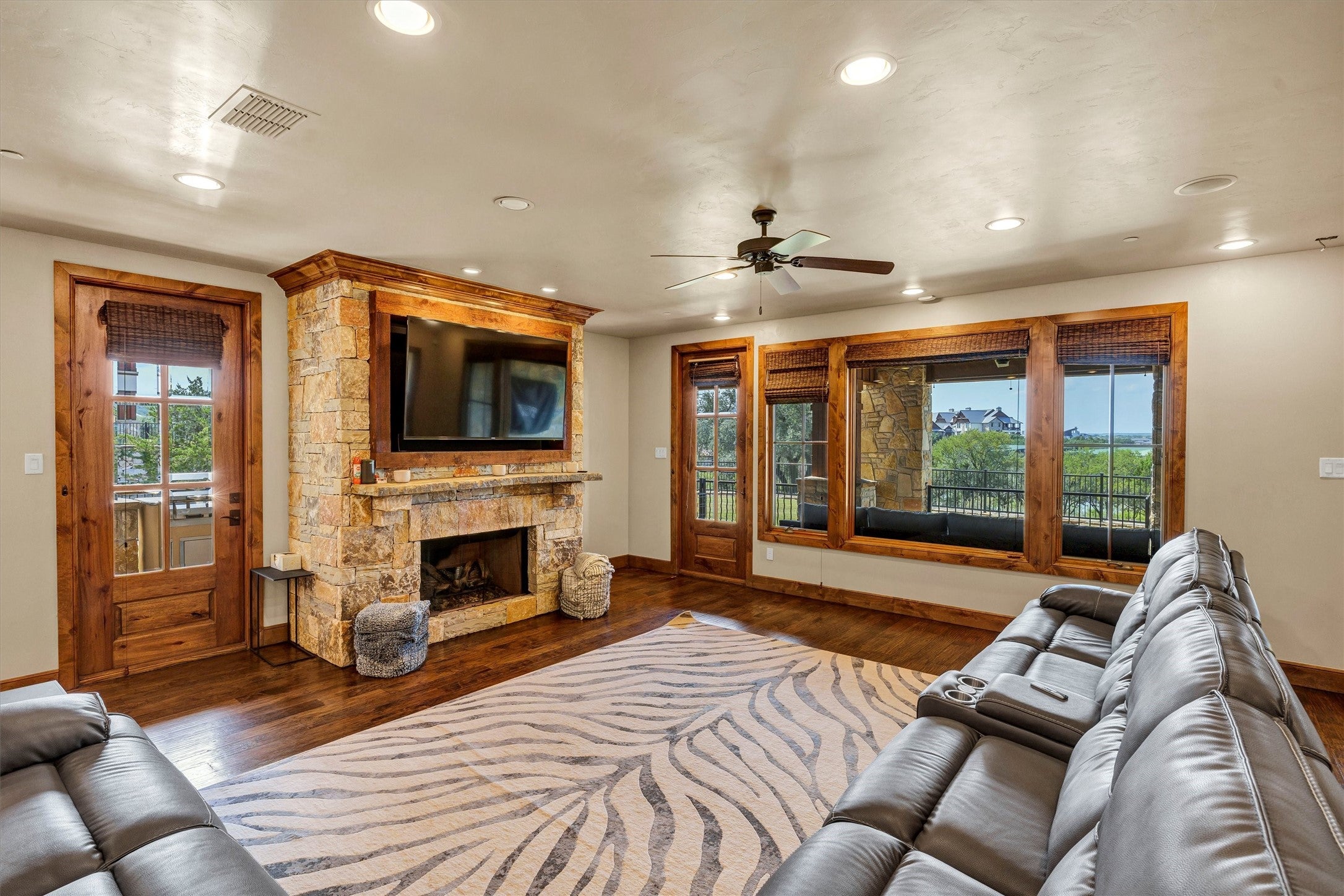 Graford, Texas, 76449, United States, 3 Bedrooms Bedrooms, ,4 BathroomsBathrooms,Residential,For Sale,1982485