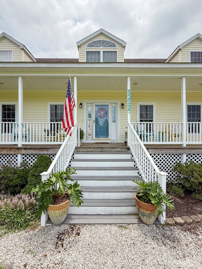 Craddockville, Virginia, 23341, United States, 4 Bedrooms Bedrooms, ,3 BathroomsBathrooms,Residential,For Sale,1891575