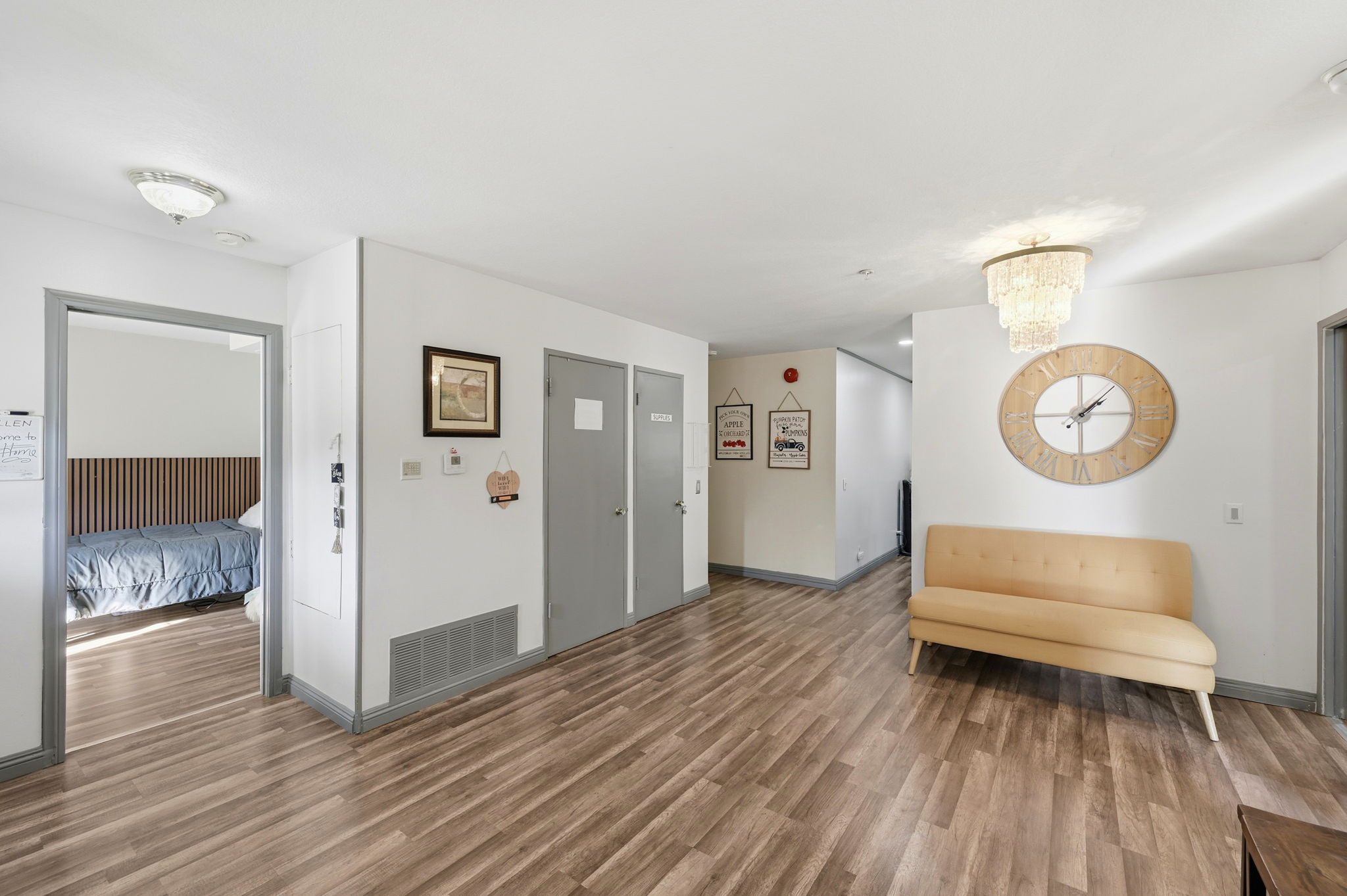 Saugus, California, 91350, United States, 4 Bedrooms Bedrooms, ,2 BathroomsBathrooms,Residential,For Sale,1988105