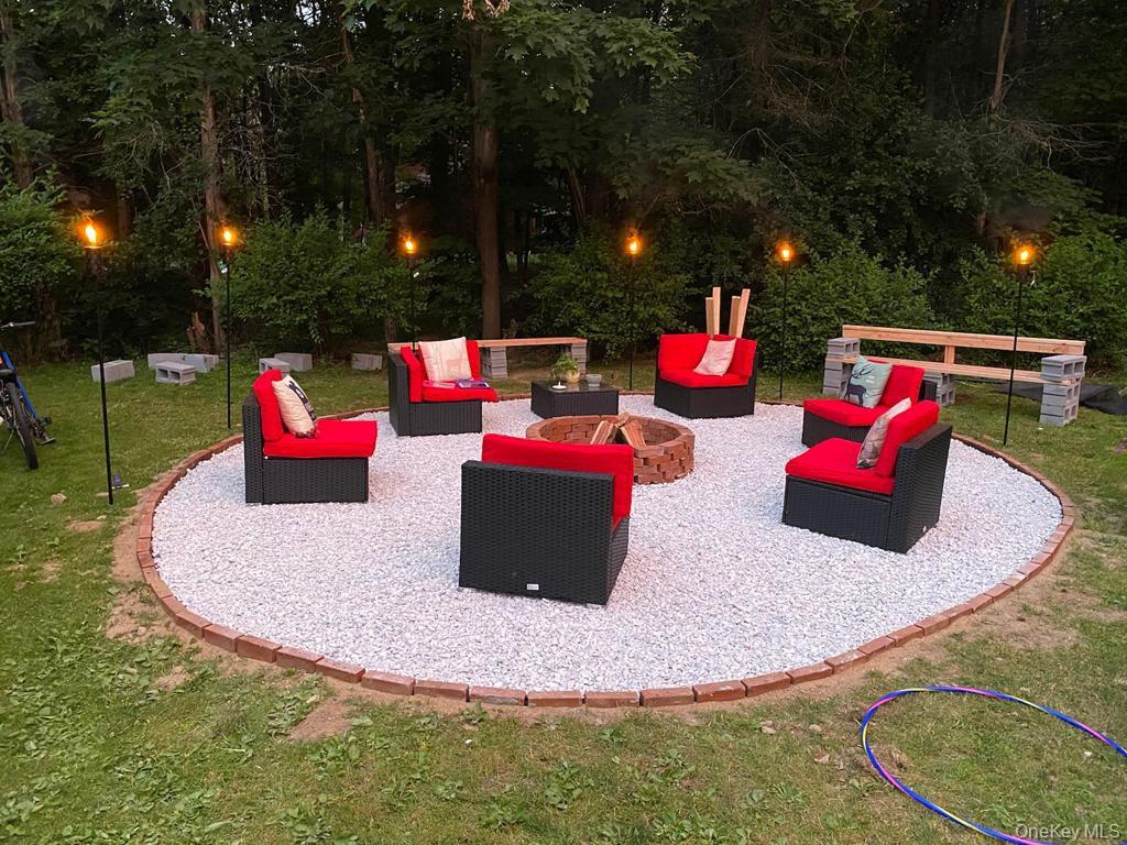 Chester, New York, 10918, United States, 4 Bedrooms Bedrooms, ,4 BathroomsBathrooms,Residential,For Sale,1979405