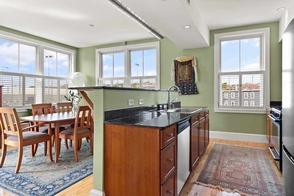Somerville, Massachusetts, 02143, United States, 1 Bedroom Bedrooms, ,1 BathroomBathrooms,Residential,For Sale,1911108