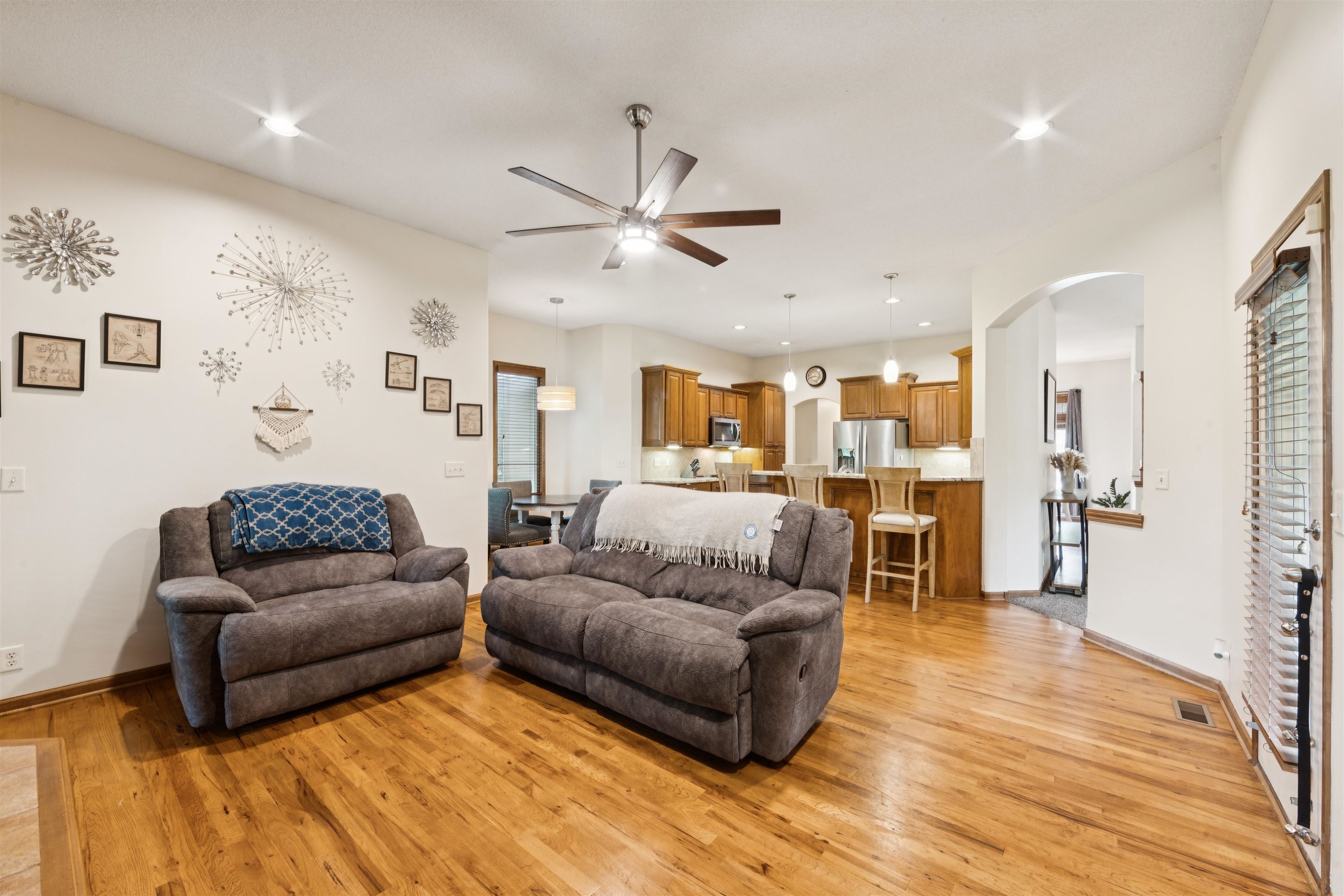 Wichita, Kansas, 67205, United States, 5 Bedrooms Bedrooms, ,3 BathroomsBathrooms,Residential,For Sale,1847235