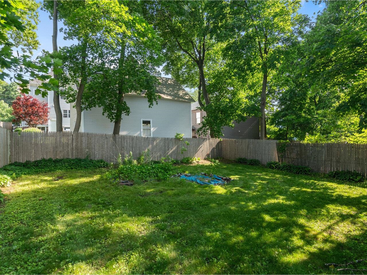 Burlington, Vermont, 05401, United States, 5 Bedrooms Bedrooms, ,2 BathroomsBathrooms,Residential,For Sale,1862244
