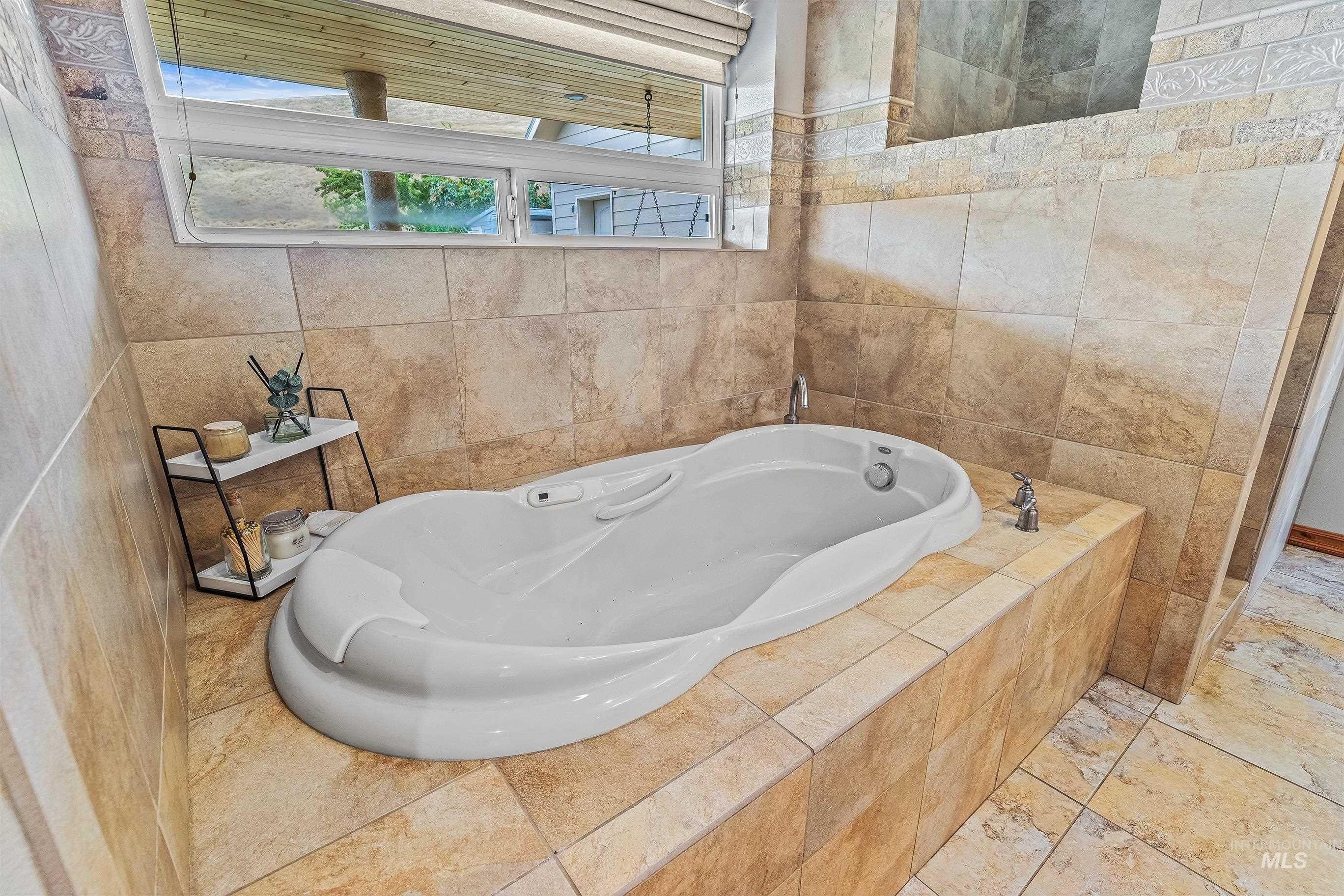 Clarkston, Washington, 99403, United States, 4 Bedrooms Bedrooms, ,3 BathroomsBathrooms,Residential,For Sale,1974298