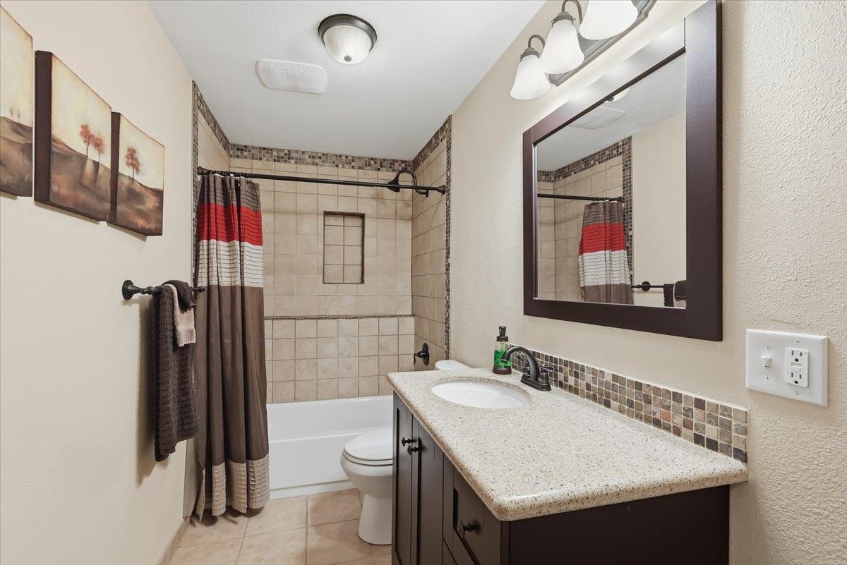 Greenacres, Washington, 99016, United States, 6 Bedrooms Bedrooms, ,3 BathroomsBathrooms,Residential,For Sale,1992048