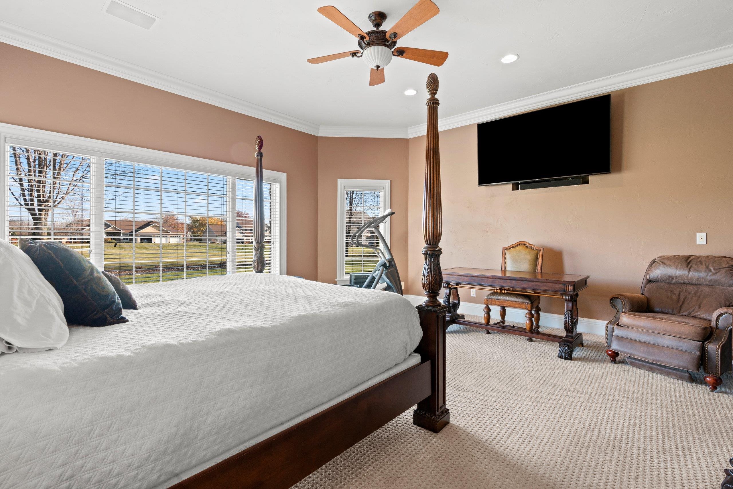 MENASHA, Wisconsin, 54952, United States, 6 Bedrooms Bedrooms, ,5 BathroomsBathrooms,Residential,For Sale,1994548