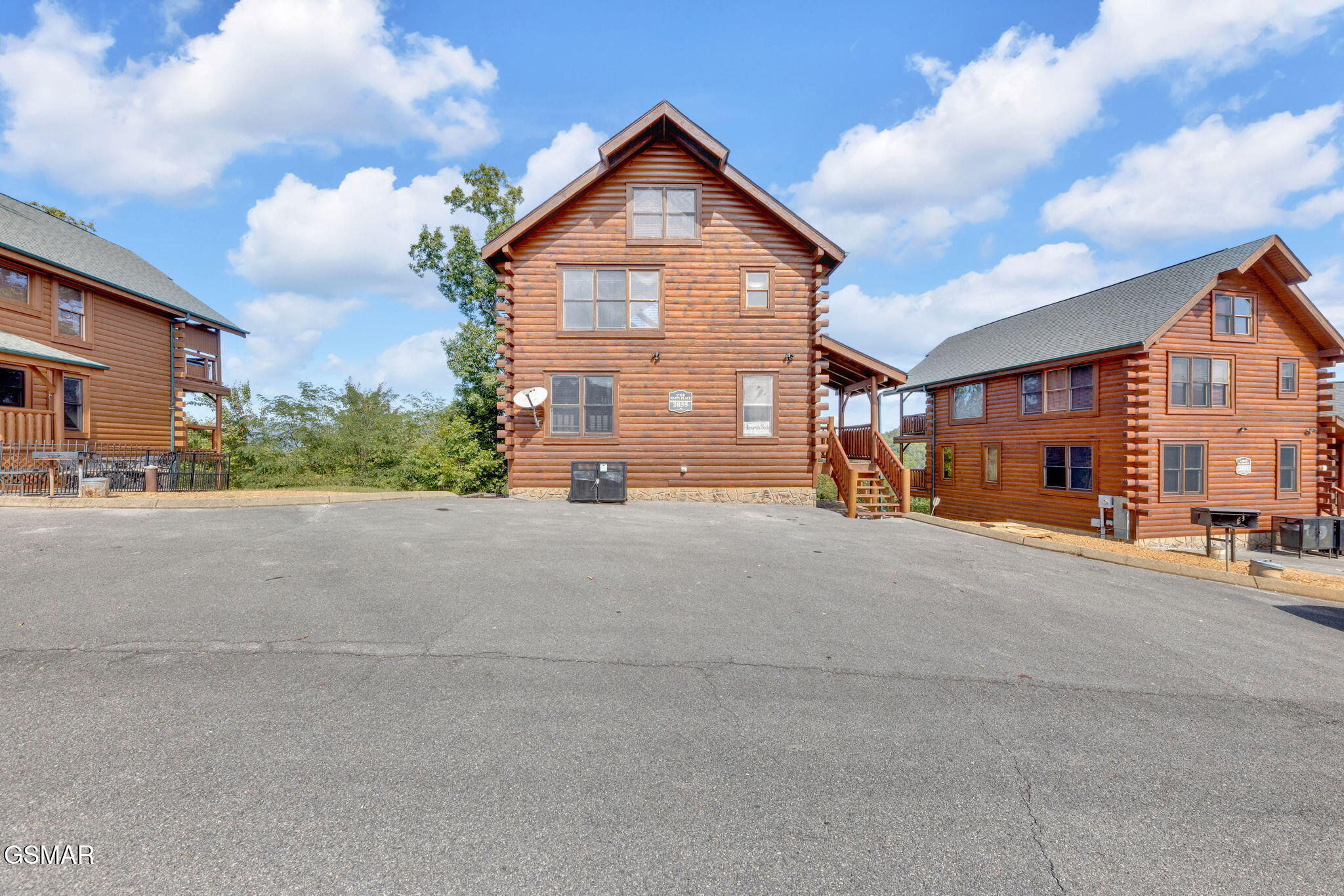 Sevierville, Tennessee, 37862, United States, 3 Bedrooms Bedrooms, ,3 BathroomsBathrooms,Residential,For Sale,1974724