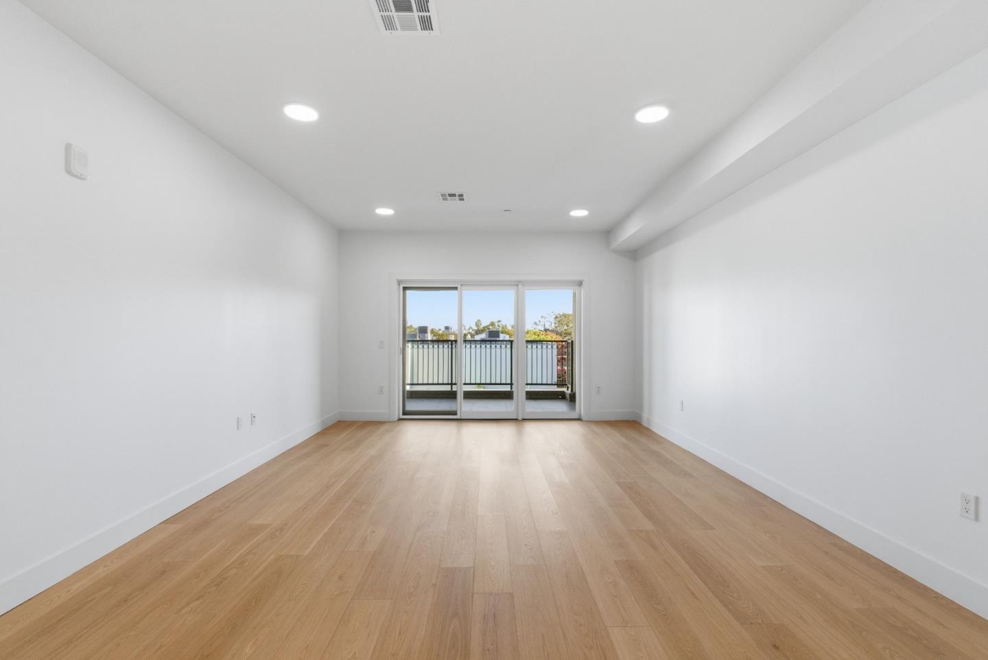 San Carlos, California, 94070, United States, 2 Bedrooms Bedrooms, ,3 BathroomsBathrooms,Residential,For Sale,2002922