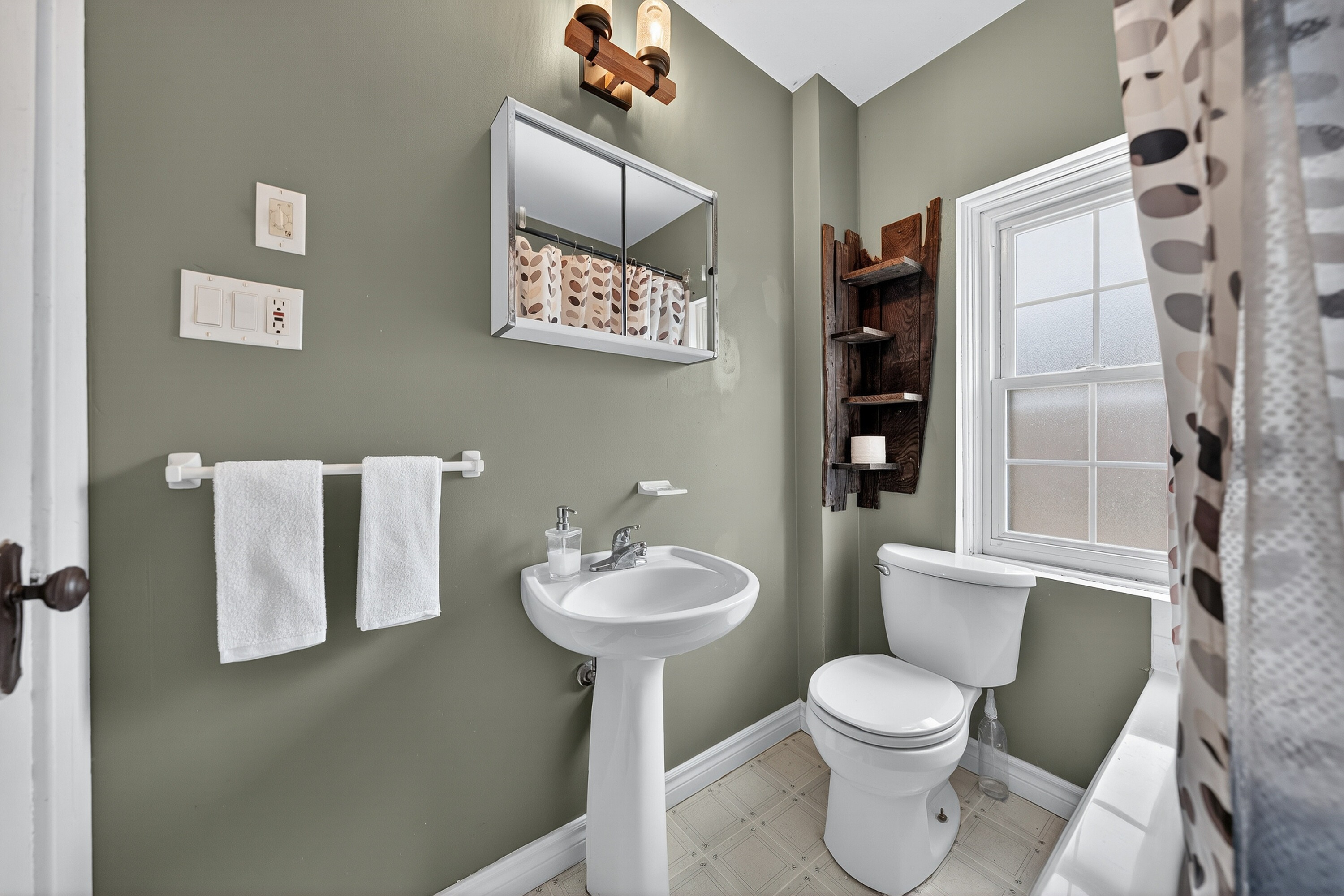  Charming Kitchener Home - 物件實景