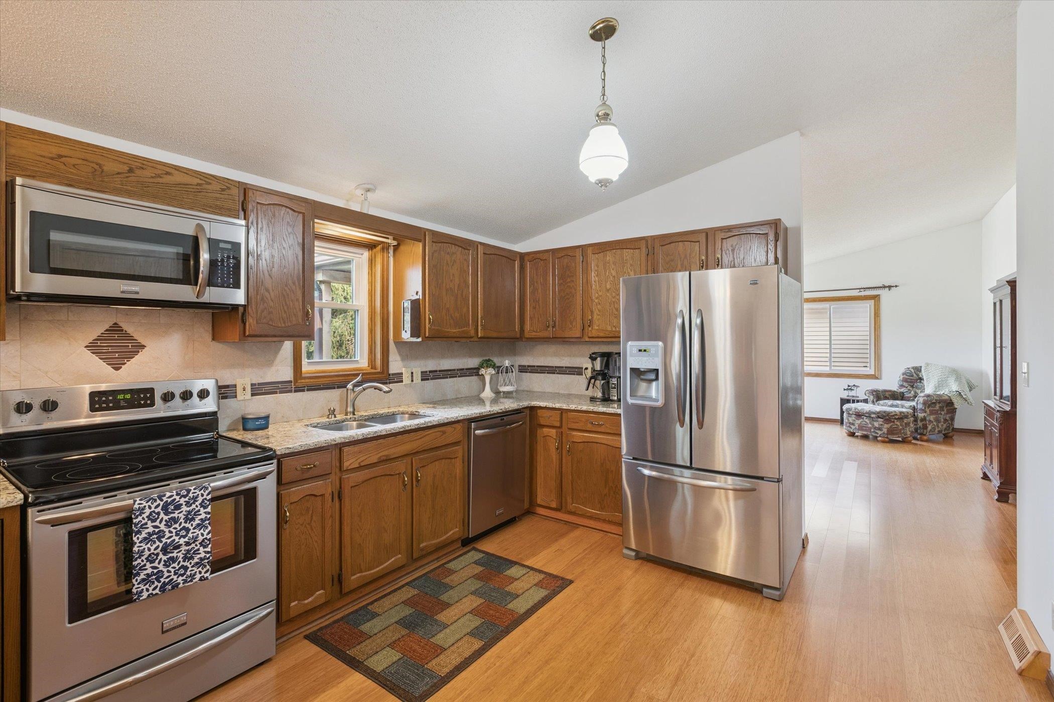 Midland, Michigan, 48640, United States, 3 Bedrooms Bedrooms, ,3 BathroomsBathrooms,Residential,For Sale,1975279