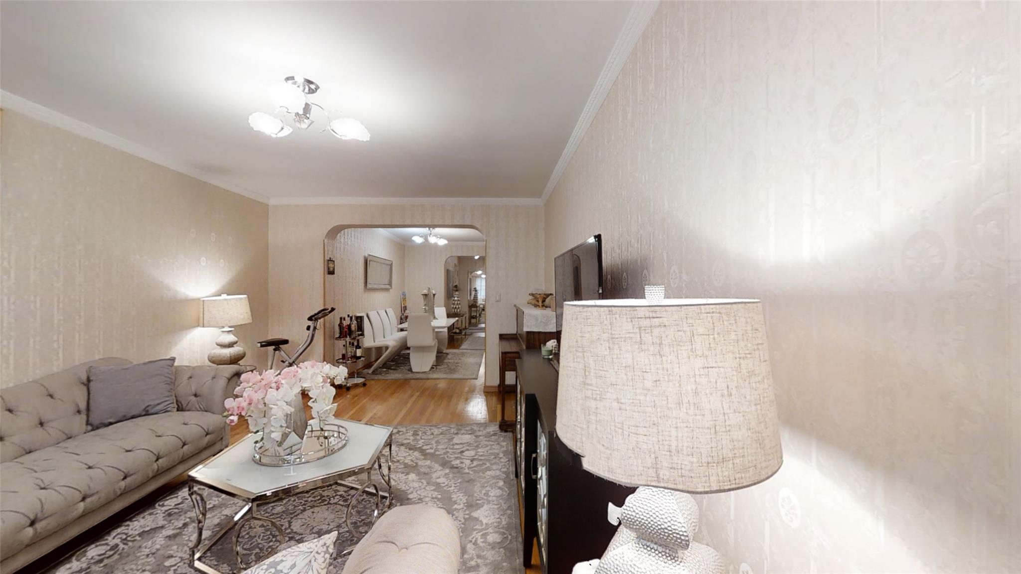 Rego Park, New York, 11374, United States, 2 Bedrooms Bedrooms, ,2 BathroomsBathrooms,Residential,For Sale,1796188