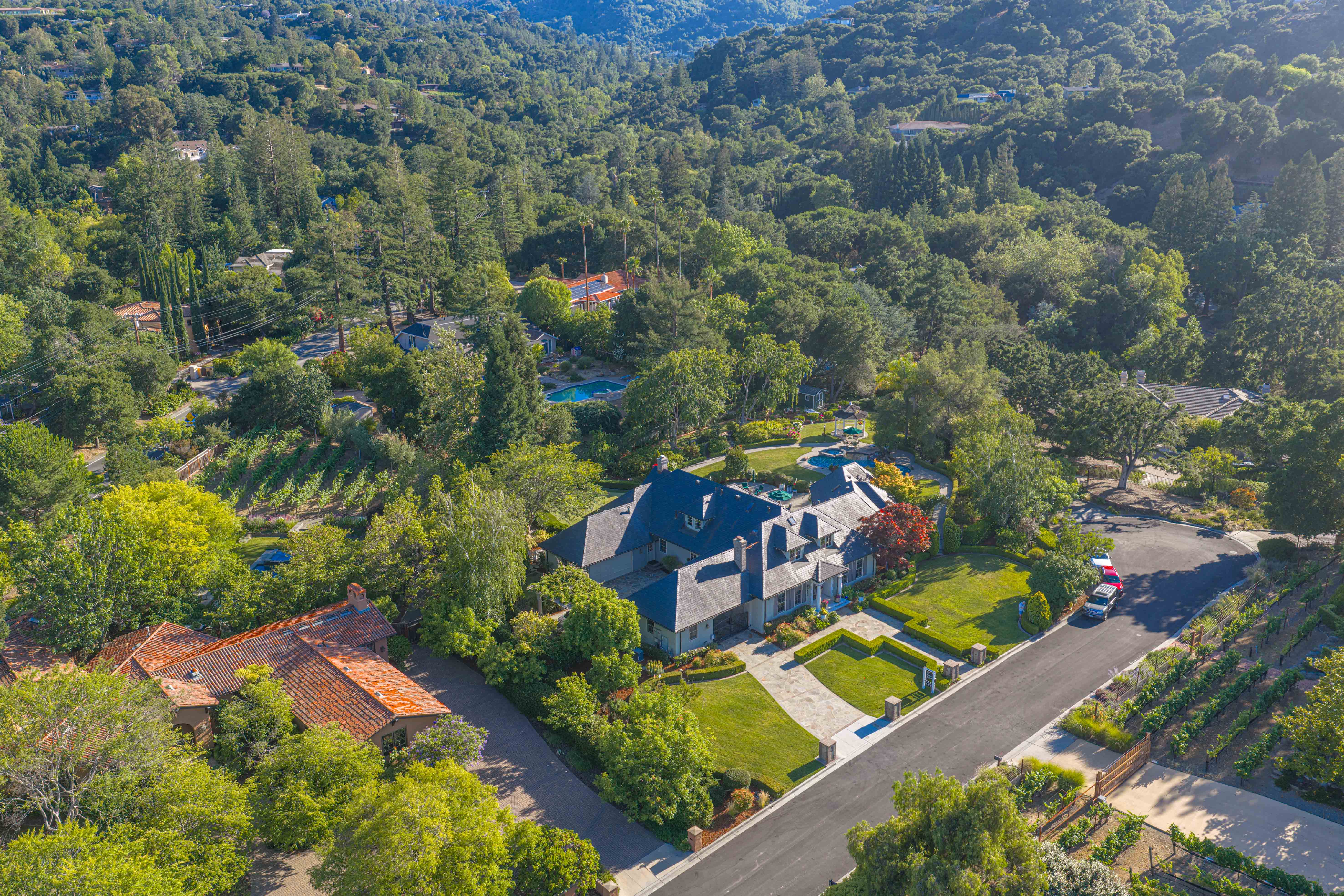  Stunning Saratoga Estate on Expansive Private Grounds - 物件實景