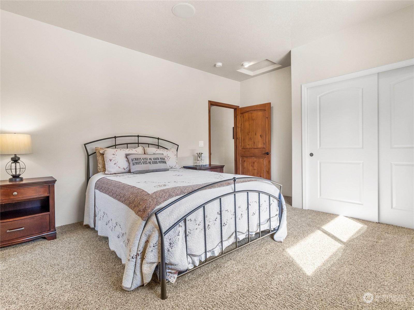LONG BEACH, Washington, 98624, United States, 3 Bedrooms Bedrooms, ,4 BathroomsBathrooms,Residential,For Sale,1827835